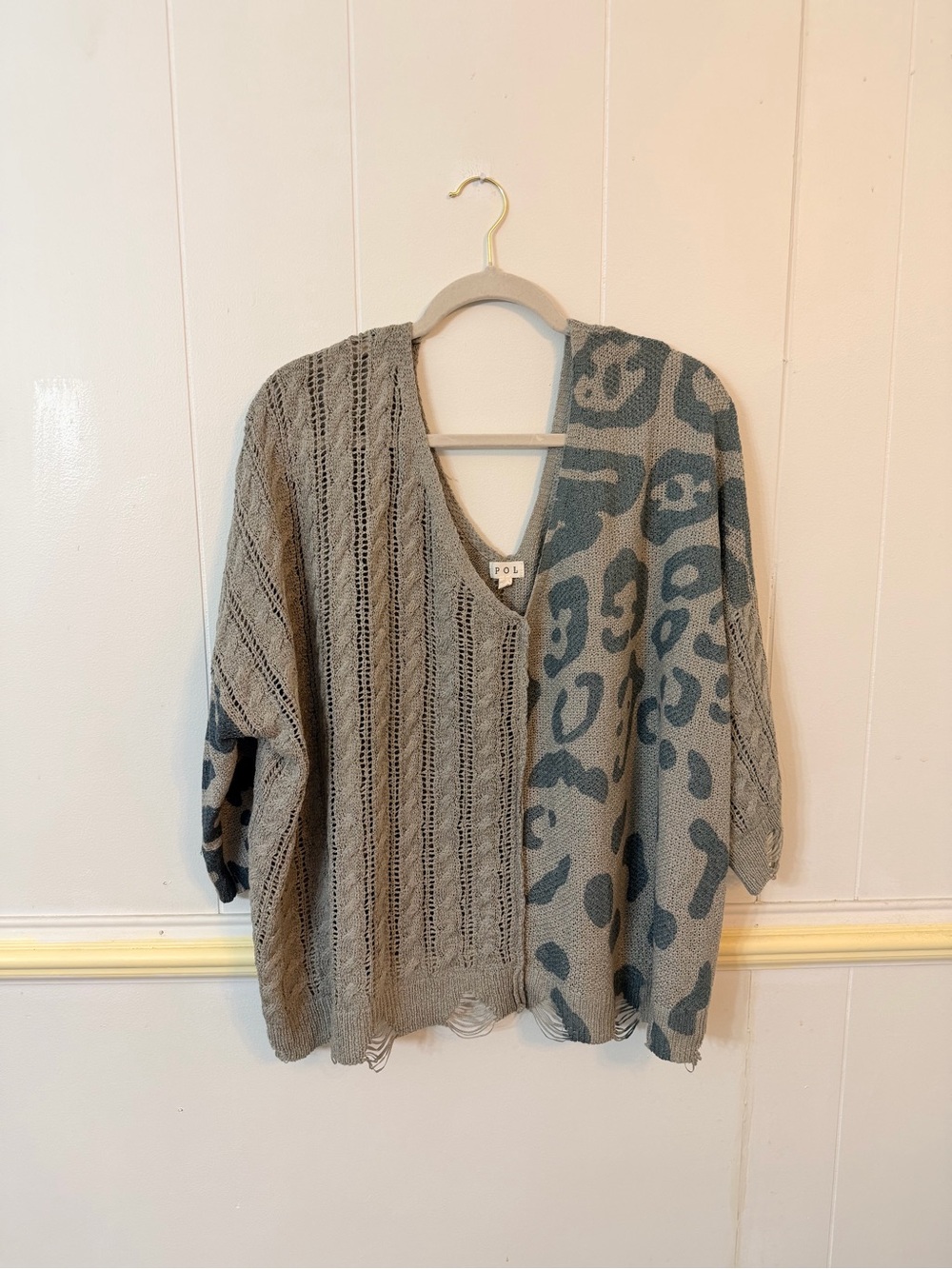 POL Two-Tone Grey Knit Cardigan with Animal Print - Size S